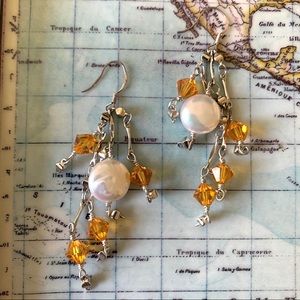 Silver Dangling Earrings w/ Mother of Pearl Shell